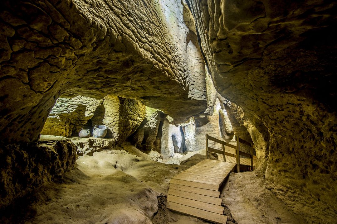 Coves del Toll